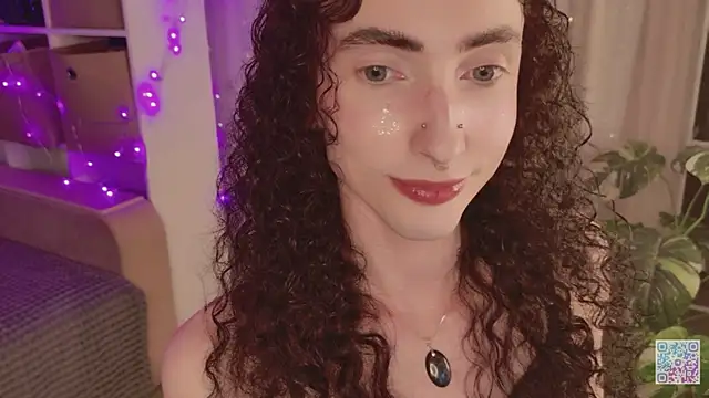 Snapshot of Queen_of_tease chatting on June 26, 2026, 7:40 pm Queen of tease online show from June 26, 2026, 7:40 pm