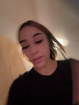 Babylovetiernax online show from March 4, 2026, 3:51 pm