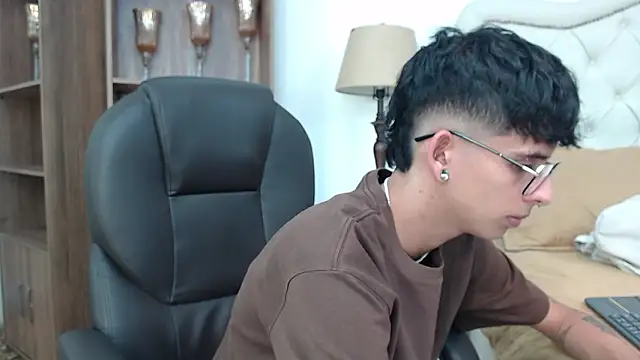 Ibratxandy online show from March 28, 2026, 6:51 pm