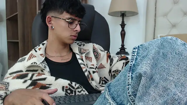 Ibratxandy online show from March 30, 2026, 7:15 pm