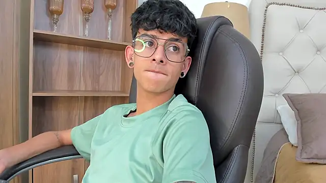 Ibratxandy online show from June 3, 2026, 2:33 pm