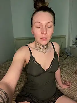 Snapshot of monsieuretmada1 chatting on April 4, 2026, 4:44 am monsieuretmada1 online show from April 4, 2026, 4:44 am