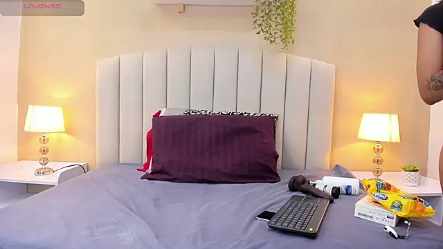 Rachel Donnelly online show from April 23, 2026, 2:24 am