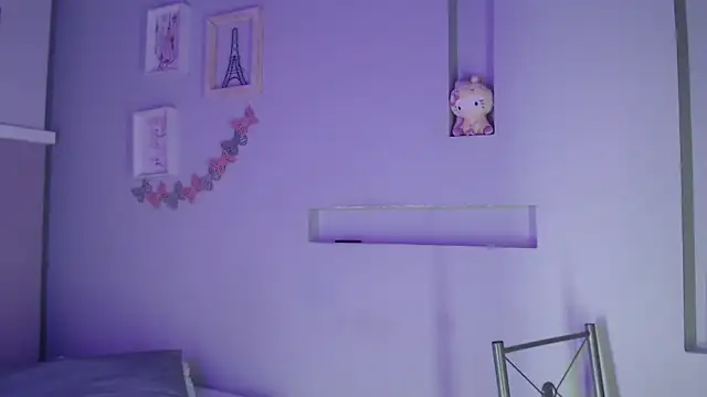 Snapshot of pocahontamoon chatting on October 18, 2025, 4:19 pm pocahontamoon online show from October 18, 2025, 4:19 pm