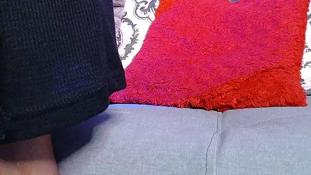 pocahontamoon online show from April 18, 2026, 7:58 pm