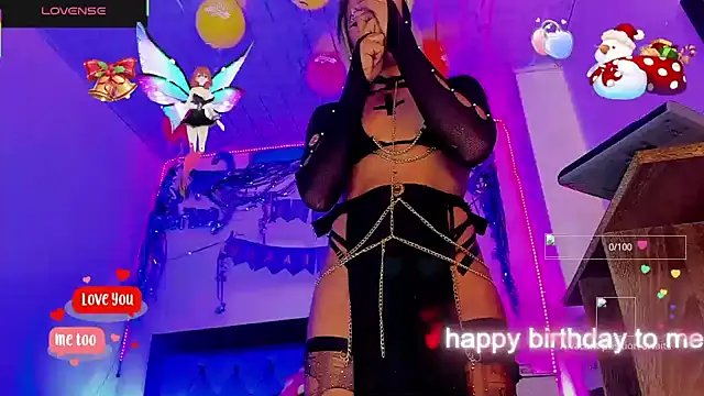 samanthaatt online show from November 28, 2025, 11:18 pm