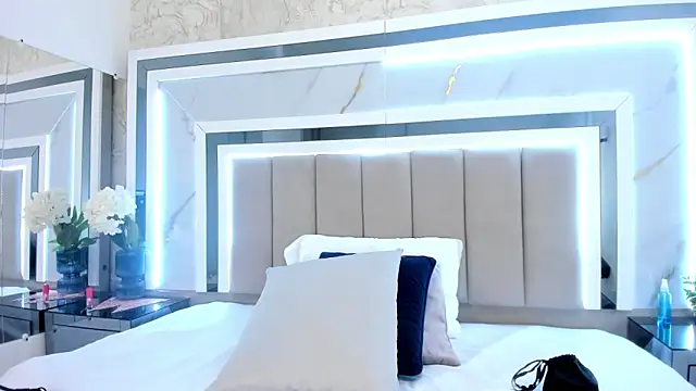 melodycharlotte online show from September 22, 2025, 12:51 pm