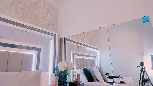 melodycharlotte online show from December 4, 2025, 12:25 pm