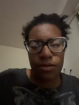 Tu GataLinda online show from November 5, 2025, 7:47 pm