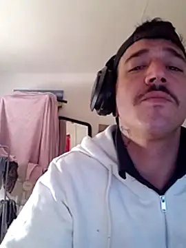 JuicyBigcockxh online show from May 14, 2026, 5:09 pm