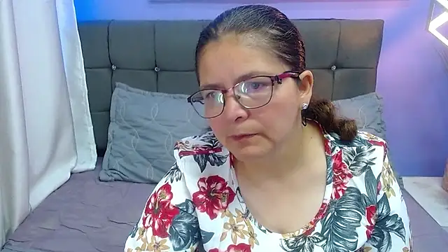 Snapshot of Linda_banks_ chatting on July 12, 2026, 1:51 am Linda banks online show from July 12, 2026, 1:51 am