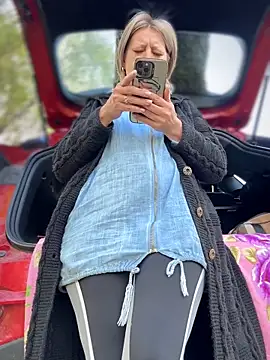 Milena-MilfaXXX online show from April 21, 2026, 1:53 am