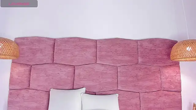 dani velvet online show from September 30, 2025, 3:55 am