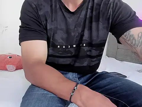 Snapshot of Edy_coltt chatting on September 10, 2025, 1:33 pm Edy coltt online show from September 10, 2025, 1:33 pm