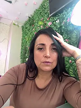 hotadhara01 online show from February 14, 2026, 5:43 pm