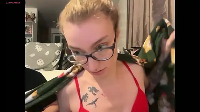 harleyblair online show from November 24, 2025, 11:15 pm