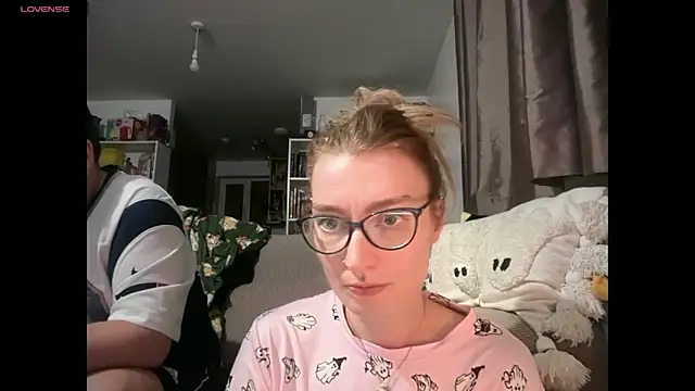 harleyblair online show from April 15, 2026, 9:59 pm