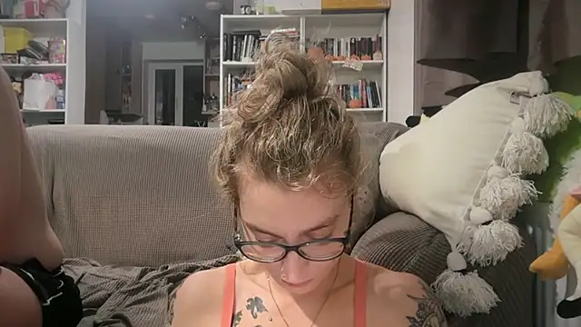 Snapshot of harleyblair chatting on June 24, 2026, 10:20 pm harleyblair online show from June 24, 2026, 10:20 pm