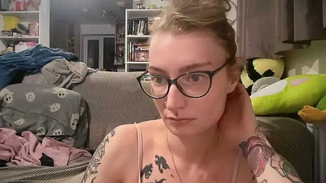 Snapshot of harleyblair chatting on July 2, 2026, 9:32 pm harleyblair online show from July 2, 2026, 9:32 pm
