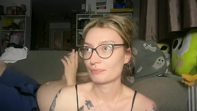 Snapshot of harleyblair chatting on July 8, 2026, 10:03 pm harleyblair online show from July 8, 2026, 10:03 pm