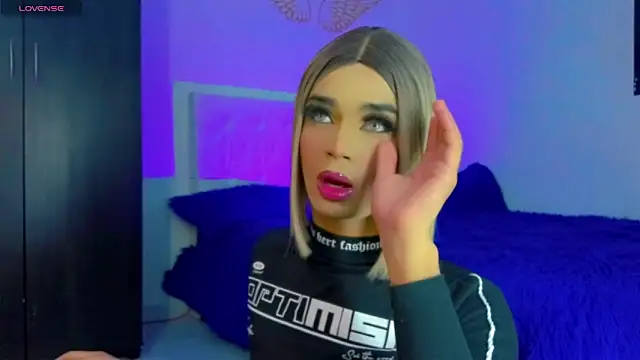 HANNAH BACKERS online show from October 8, 2025, 11:46 pm