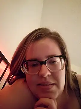 VeiledMuse online show from April 20, 2026, 2:25 am