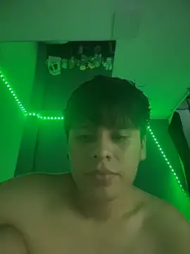 Kailertwink online show from April 21, 2026, 3:13 am