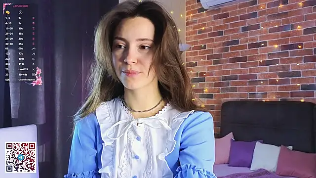 JasminDoroti online show from October 13, 2025, 6:13 am