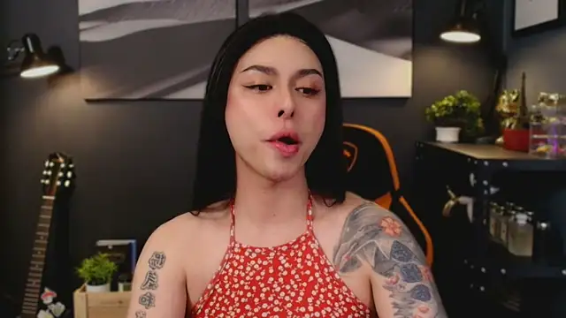 LUNACOCKSLAYER online show from November 5, 2025, 1:33 pm