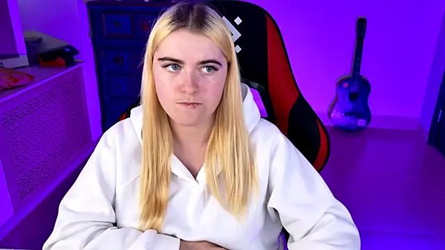 Stef Nicks online show from September 15, 2025, 9:20 am