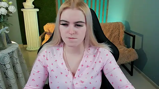 Stef Nicks online show from February 2, 2026, 9:08 am