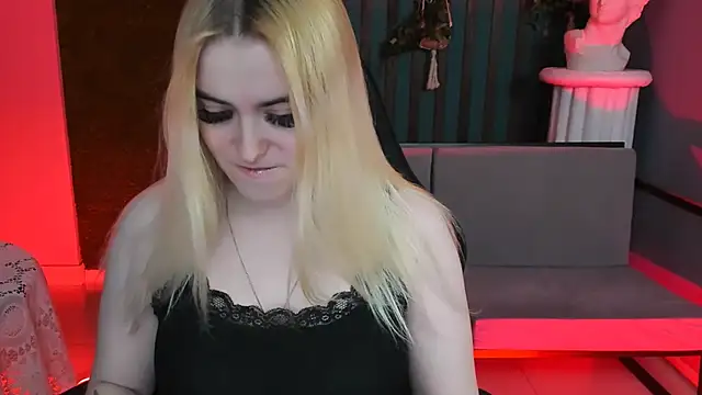 Stef Nicks online show from April 19, 2026, 9:08 am