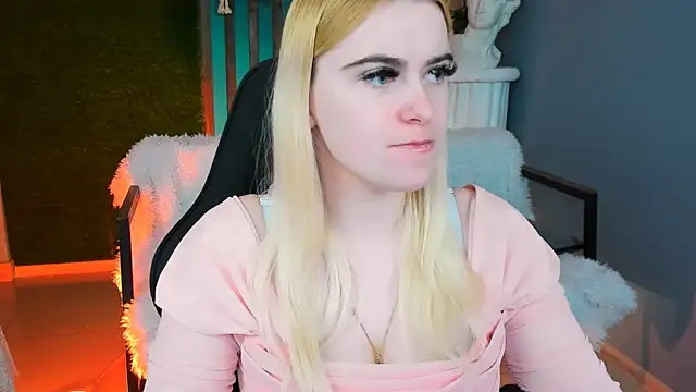 Stef Nicks online show from April 21, 2026, 9:04 am