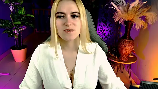 Stef Nicks online show from May 4, 2026, 9:05 am
