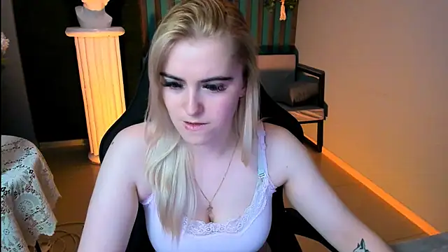 Stef Nicks online show from May 11, 2026, 4:04 pm