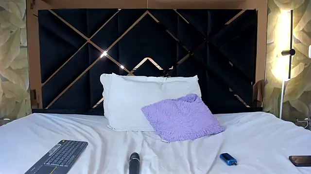 AliciaJerez1 online show from October 8, 2025, 8:34 am