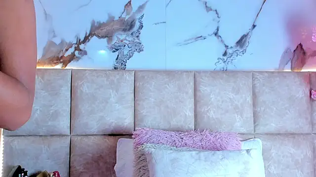 KarolBlanco online show from April 20, 2026, 2:47 am