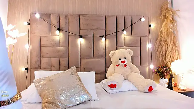 ClaradelMar online show from April 14, 2026, 10:21 am