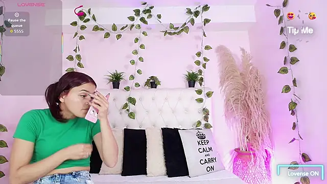 AmelieAndAce online show from December 5, 2025, 1:42 pm