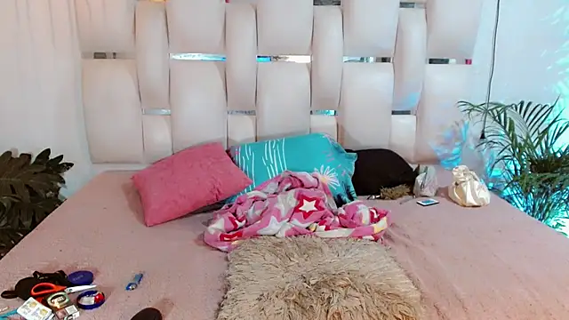 Lady Dirty444 online show from December 14, 2025, 9:03 am