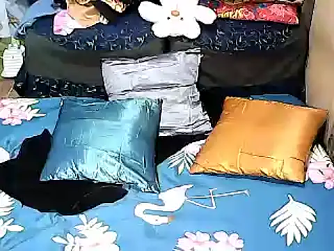 xxhottinybabe online show from November 7, 2025, 4:12 am