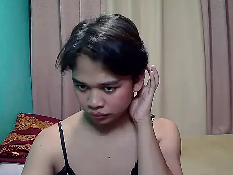 Snapshot of pinaymorena_zeinab chatting on July 14, 2026, 7:35 am pinaymorena zeinab online show from July 14, 2026, 7:35 am
