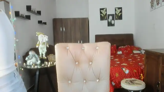 Snapshot of Bryony_Sullyvan chatting on December 26, 2024, 7:16 pm Bryony Sullyvan online show from December 26, 2024, 7:16 pm