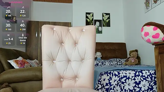 Snapshot of Bryony_Sullyvan chatting on October 21, 2025, 8:09 pm Bryony Sullyvan online show from October 21, 2025, 8:09 pm