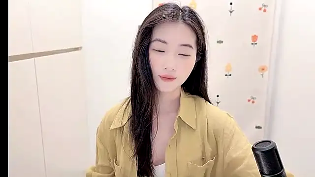 Rosalind xixi online show from November 4, 2025, 2:38 pm