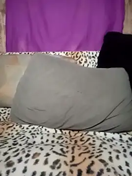 LunaMell online show from March 28, 2026, 11:15 pm