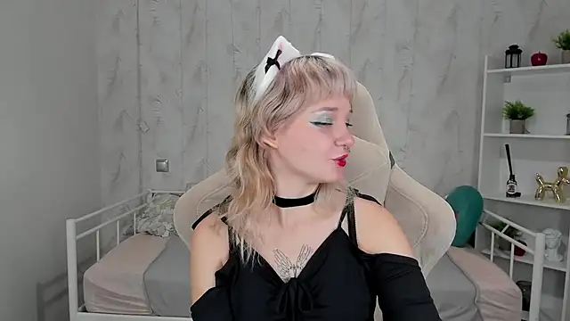 Tori Cutie online show from October 8, 2025, 11:57 pm