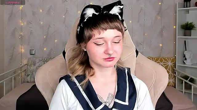 Tori Cutie online show from April 21, 2026, 2:51 am