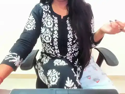 Hina Chaudhary online show from March 12, 2026, 5:24 am