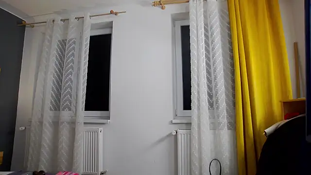 Jessica White  online show from November 12, 2025, 4:46 am